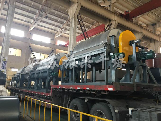 91视频污软件四台滾筒刮（guā）板發（fā）貨現場