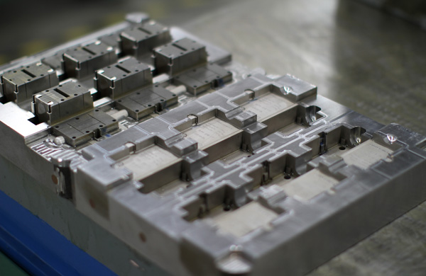 模（mó）具製造