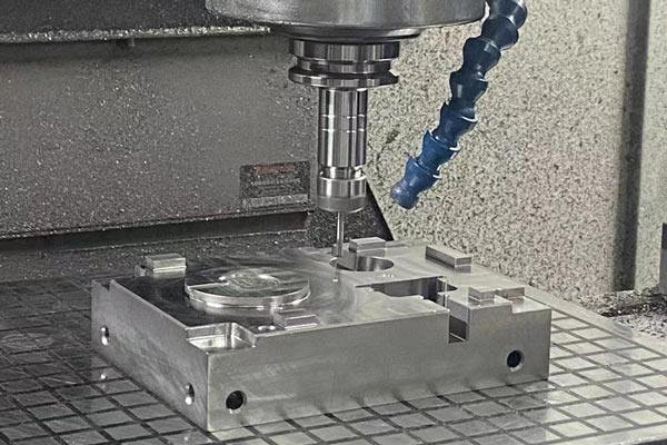 精密注塑模具機加工